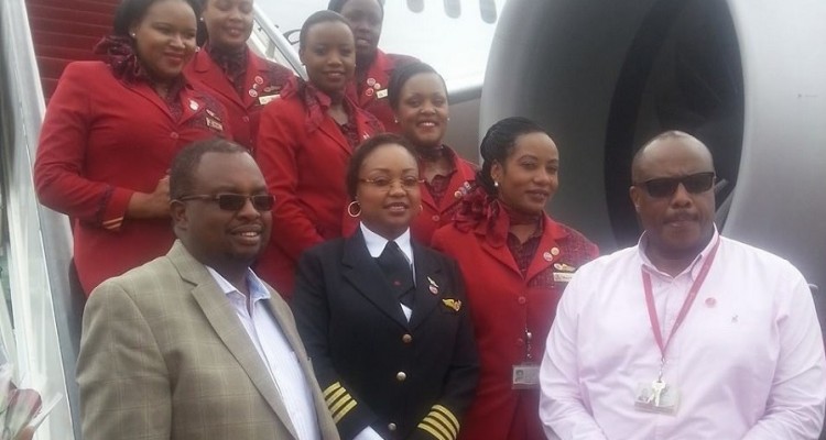 Kenya B787 all female crew 30ag2014_900 baixa