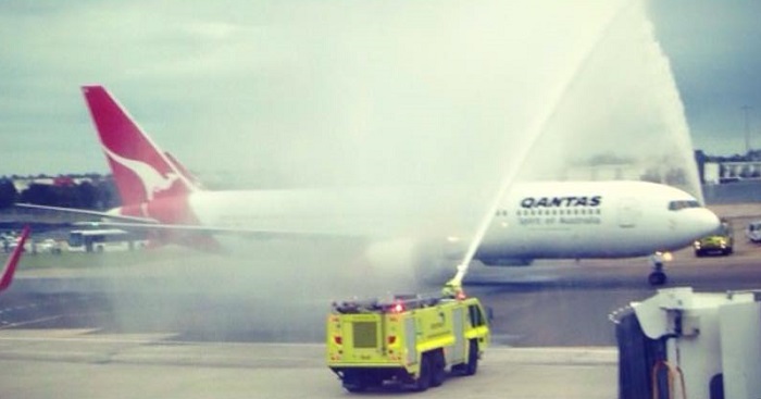 Qantas B767_Farewell_plane 27dez2014