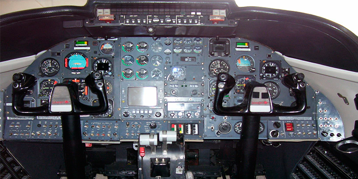 Learjet-23---cockpit