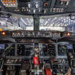 737-MAX-primeiro-vez-ligado-cockpit