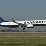 Ryanair B737-800 EI-EBO 200thRY 900px
