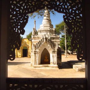Shwe Zi Gone Pagoda em Bagan