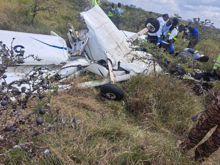 Colisão de aviões (Dash 8-300 com Cessna 172) em pleno voo no Quénia provoca dois mortos